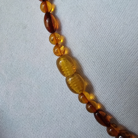 Amber beads necklace orange brown strand - Picture 9 of 15